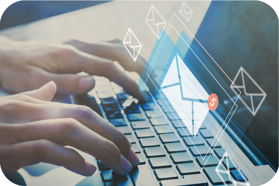 ノートパソコンでメール送受信するイメージ